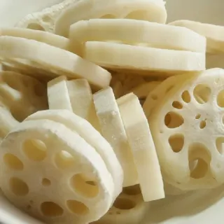 Món gà đông tảo hầm củ sen